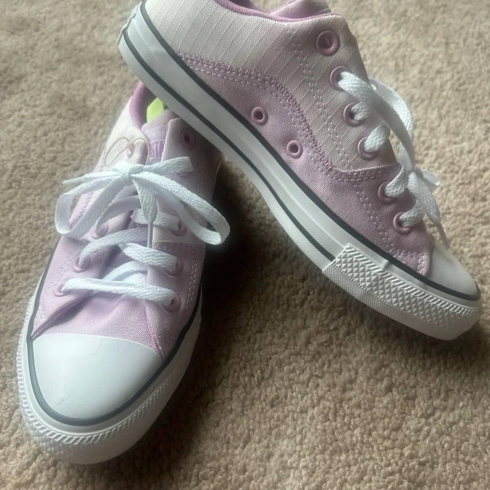 Chuck Taylor All Star Low Top Sneaker in Pink 8 New - Picture 6 of 9